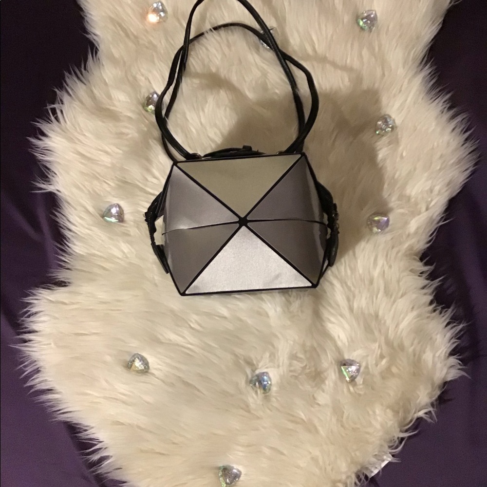 Purse - Picture 2 of 4